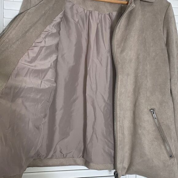 Maurice’s Faux Suede Beige Zip Up Jacket Size Large - Picture 13 of 15
